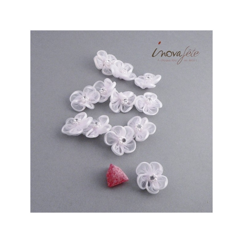 Fleur organza blanche perles et strass /12 Fleur organza blanche perles et strass /12