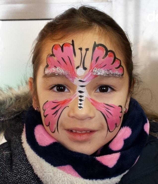 Maquillage et sculpture ballon pour les enfants à la Folle Soirée